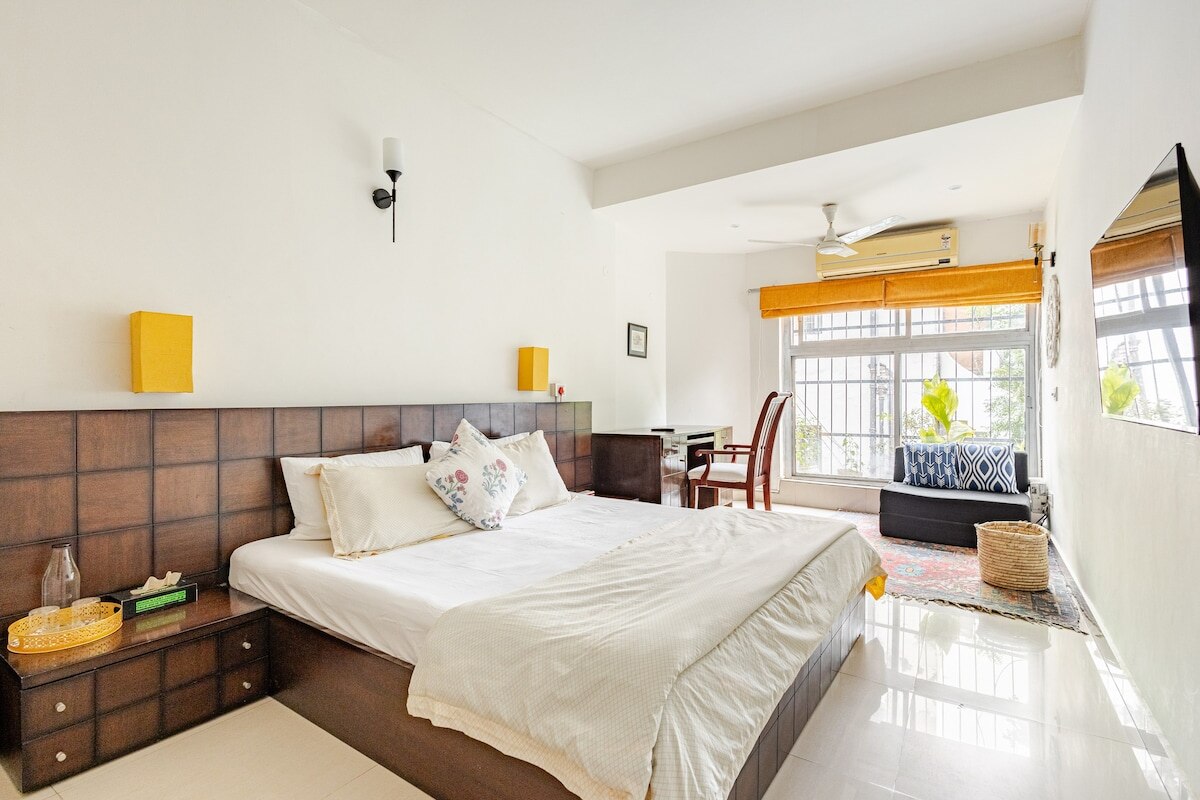 Sunny6 Big and Bright 5BHK Duplex - Tap to explore photos