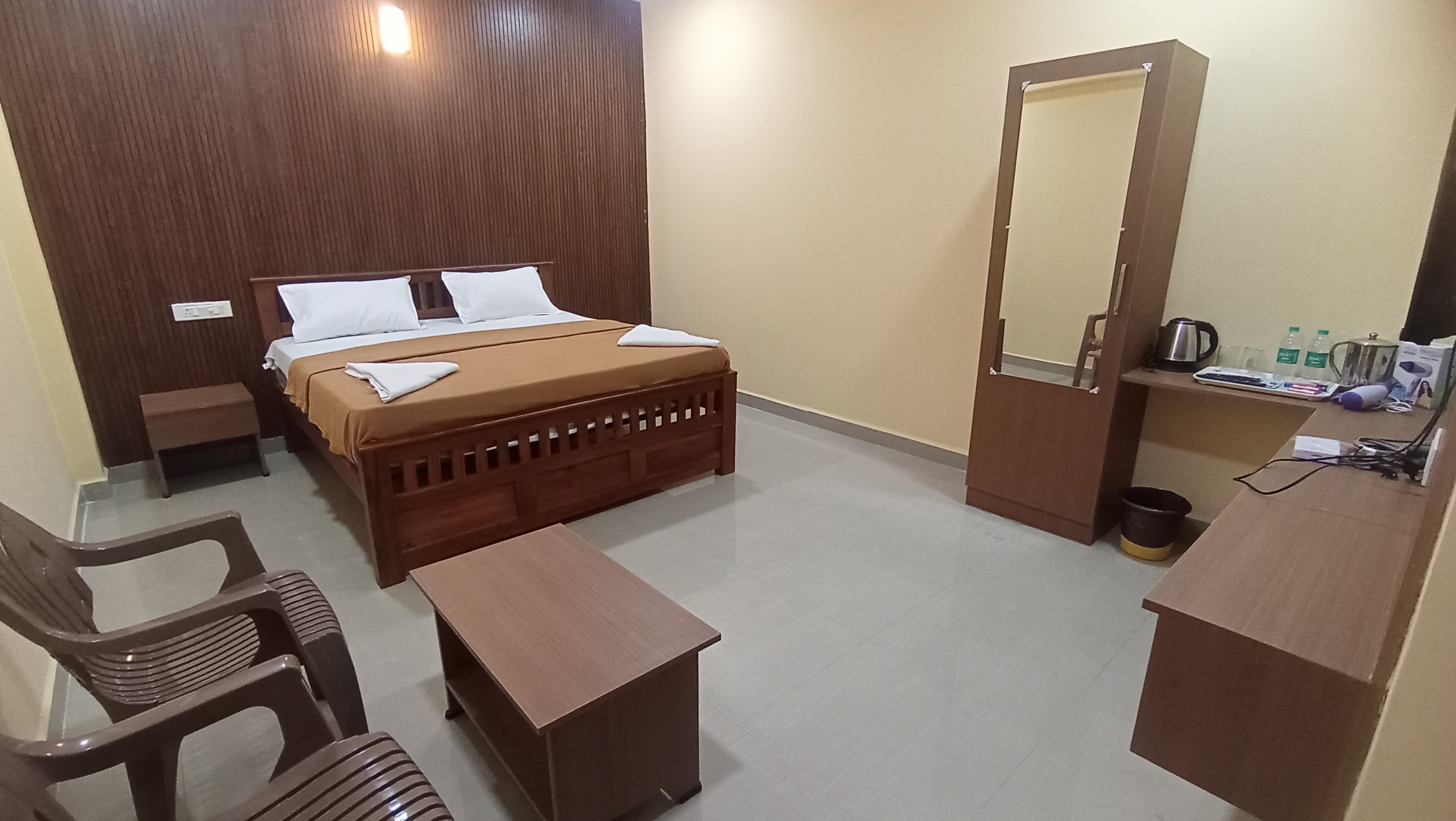 JR RESIDENCY Tiruvannamalai - Tap to explore photos
