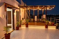 Sea View 2BR Home with Rooftop Pergola, Chennai