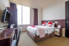 Townhouse Oak near Losari Beach formerly Lynt Hotel Makassar, Makassar