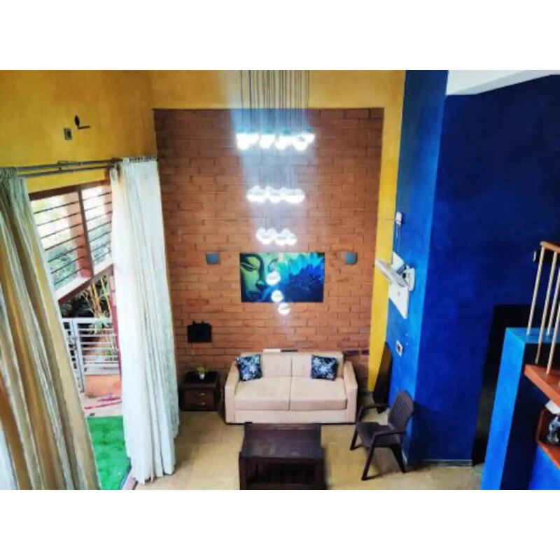 4BHK Large Villa Near Airport - Tap to explore photos