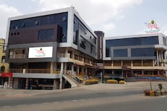 The Byke Hotel Om Celebrations(Pure Veg), Bhopal