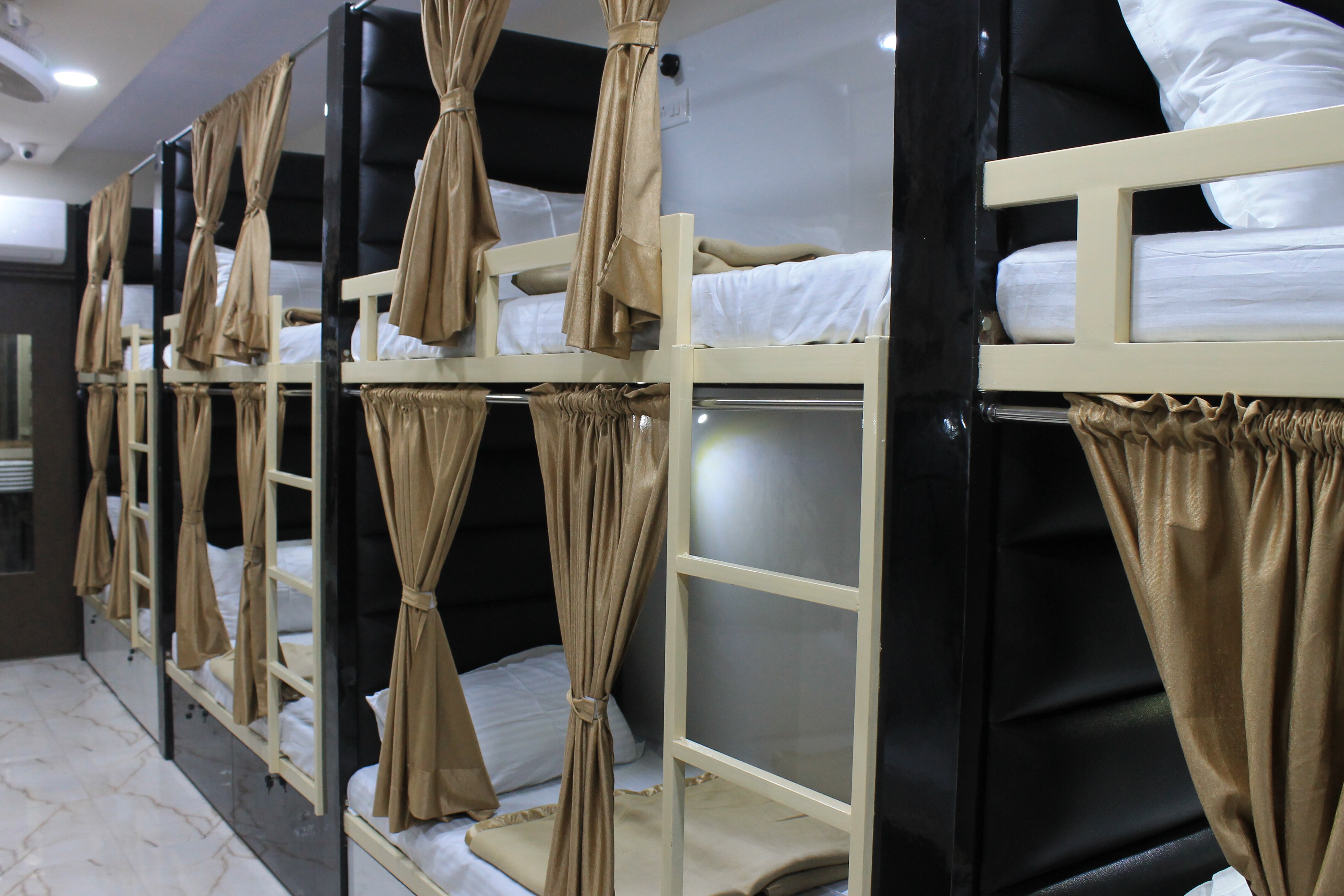 Promo [70% Off] Marol Dormitory India | Top Hotels Lake Como