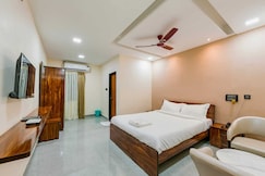 Palette Hotel Grand Residency by CheckIn, Solapur, Tuljapur