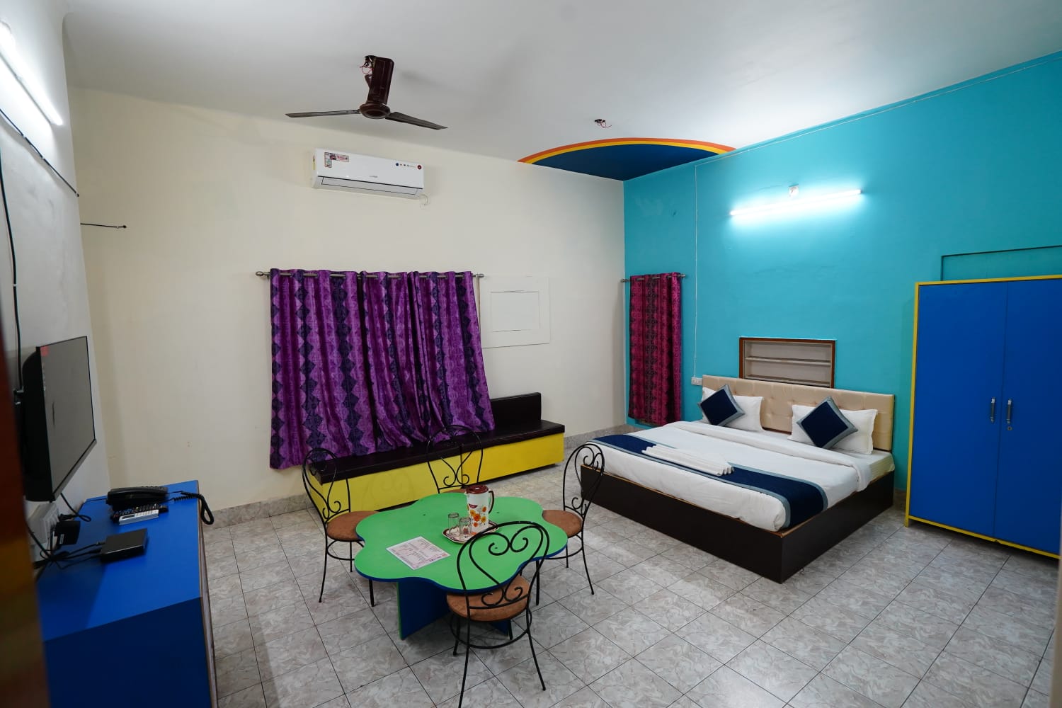 HOTEL SOORYODAY INN Varanasi - Tap to explore photos
