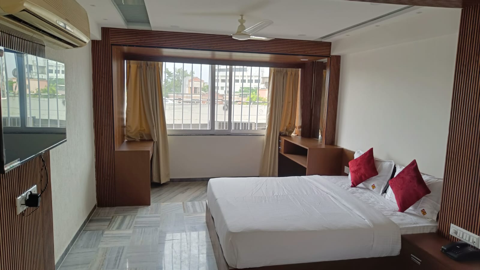 Hotel Vrindavan - Tap to explore photos