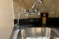 Roman Arch Suites, Hapur