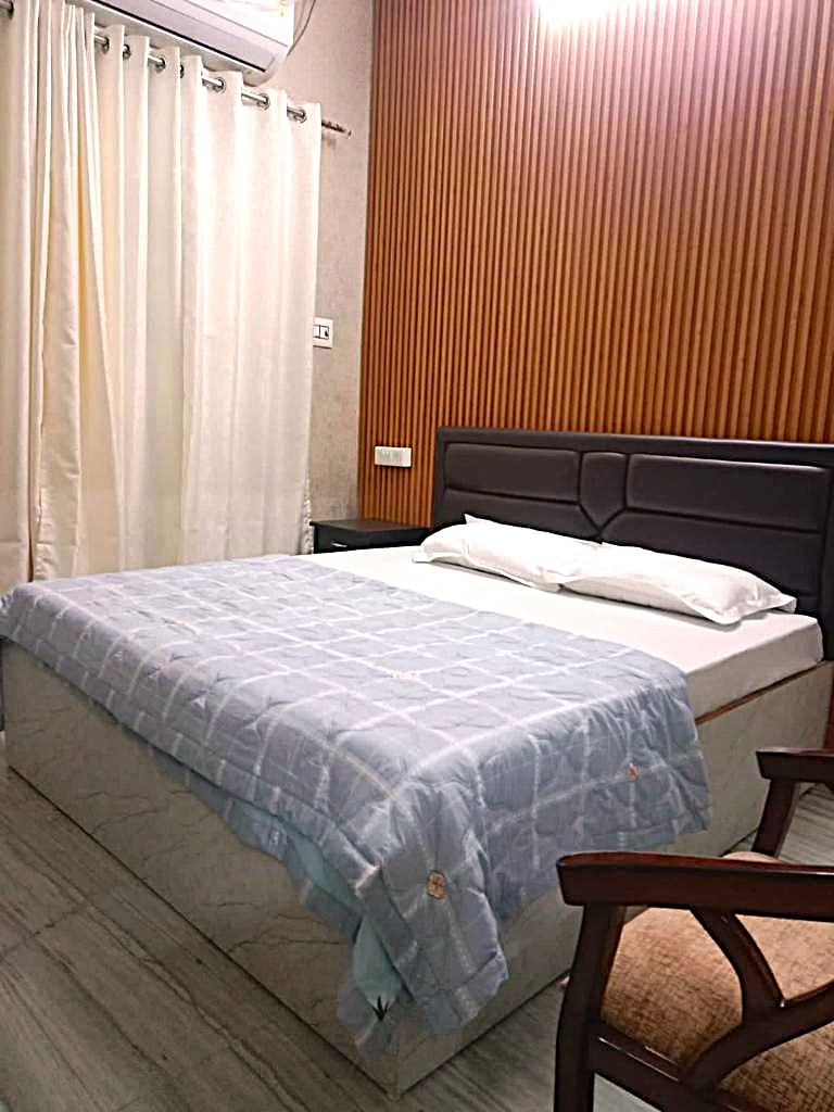 PREET GUEST HOUSE - Tap to explore photos