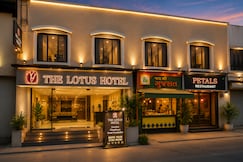 THE LOTUS HOTEL, Junagadh