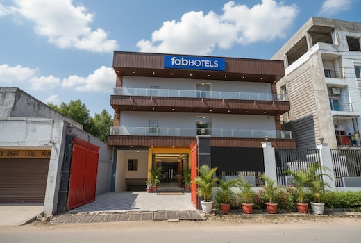 FabHotel The Shashi - Nr. Sarnath Museum