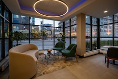 Holiday Inn and Suites Winnipeg Downtown, Winnipeg