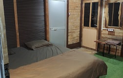 SINGLE COTTAGE 1