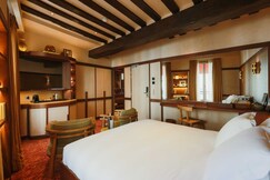 Confidential 4 Hotel - Deluxe Suite - Louvre, Paris