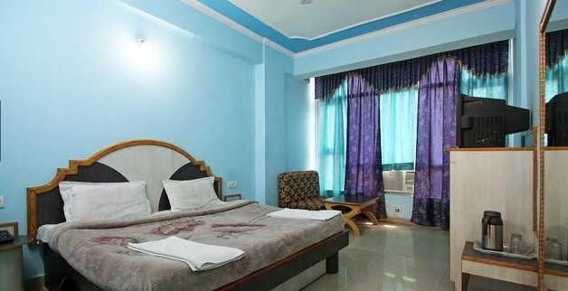 Hotel Sanjay Palace - Tap to explore photos