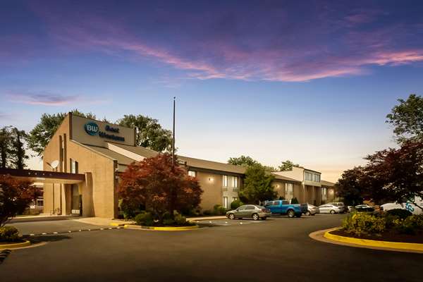 Best Western Manassas - Tap to explore photos