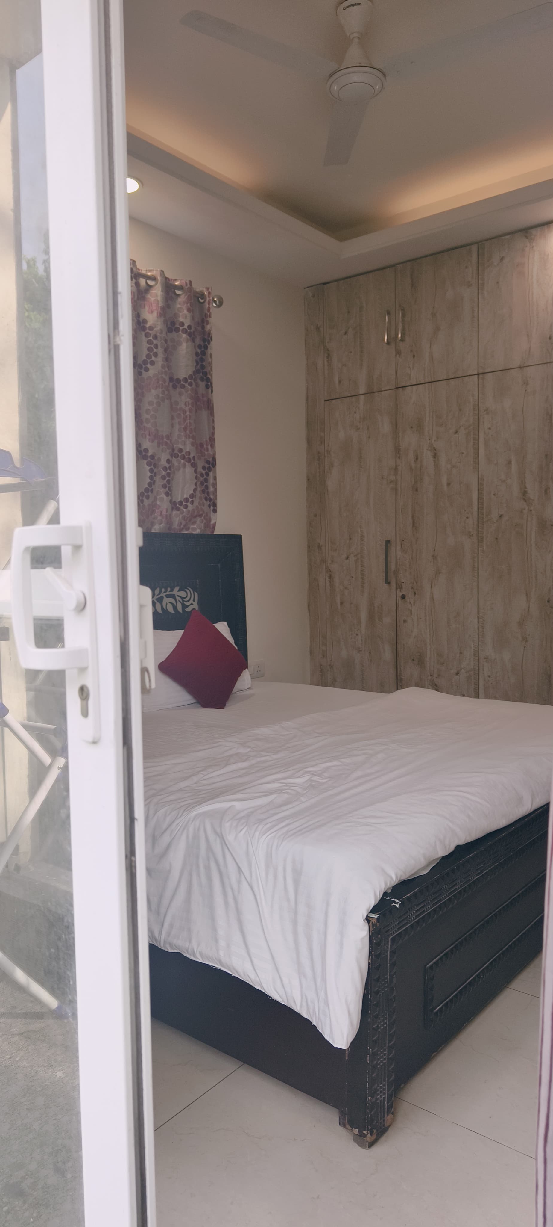 Hostmystay 2BHK Lajpat Nagar Market - Tap to explore photos