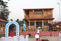 Royal Ocean Beach Resort, Malvan