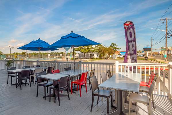 Best Western Plus Ocean City - Tap to explore photos