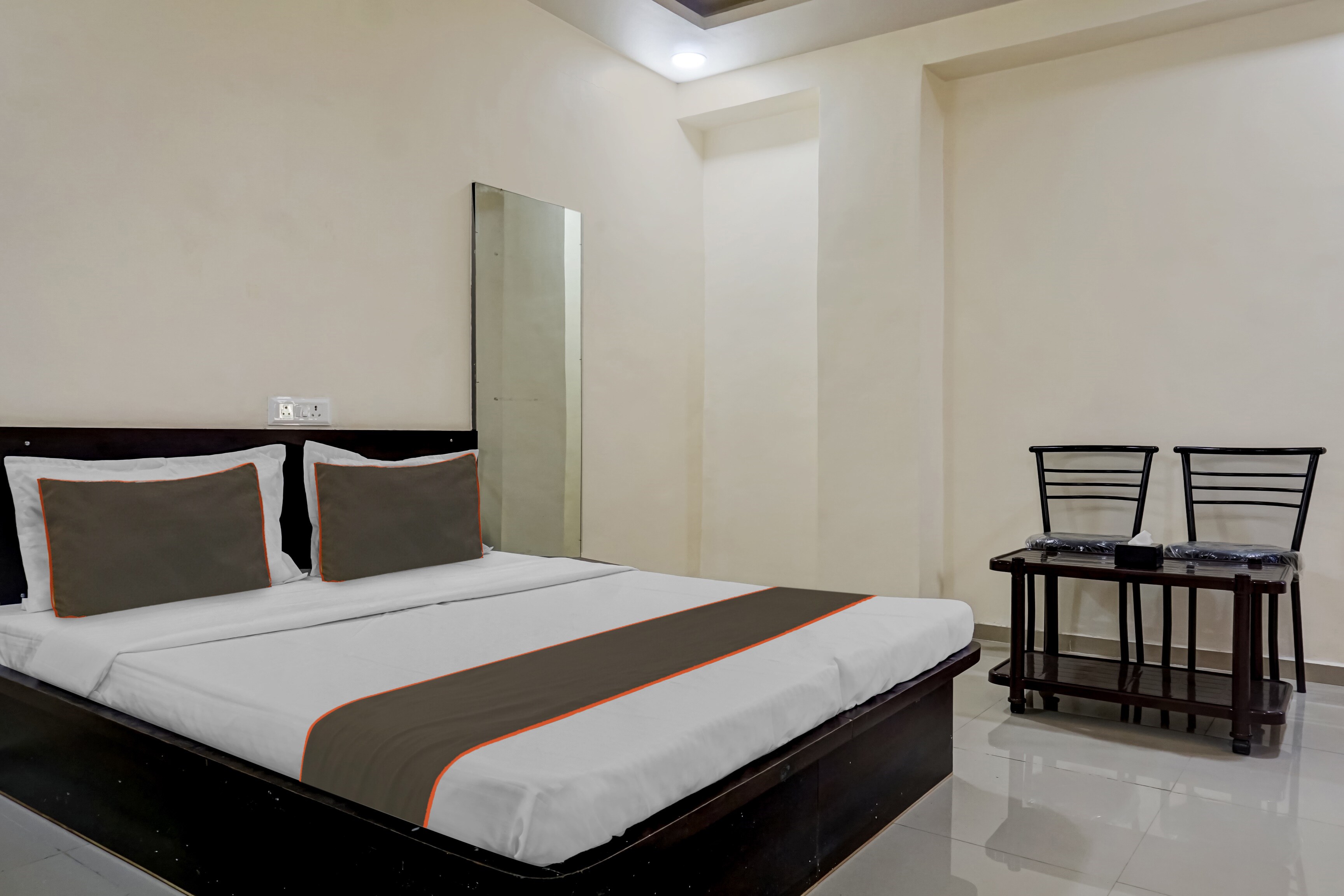 Hotel O Parinda Lodging - Tap to explore photos
