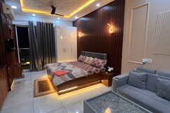 The Sunset Villa, Noida