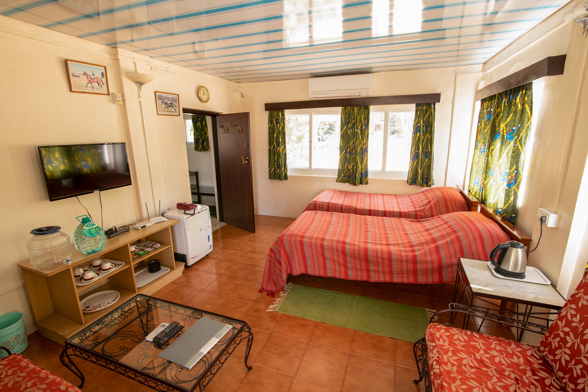 Bamboo Banks Farm and Guest House - Tap to explore photos