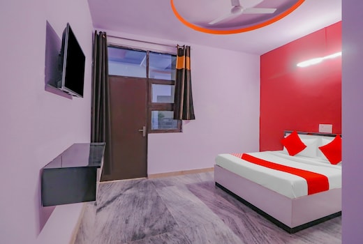 Hotel O Primrose Hotel's Near Noida Sector 76 Metro Station