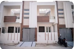 Atithi Devam by Iraaya stays, Vrindavan