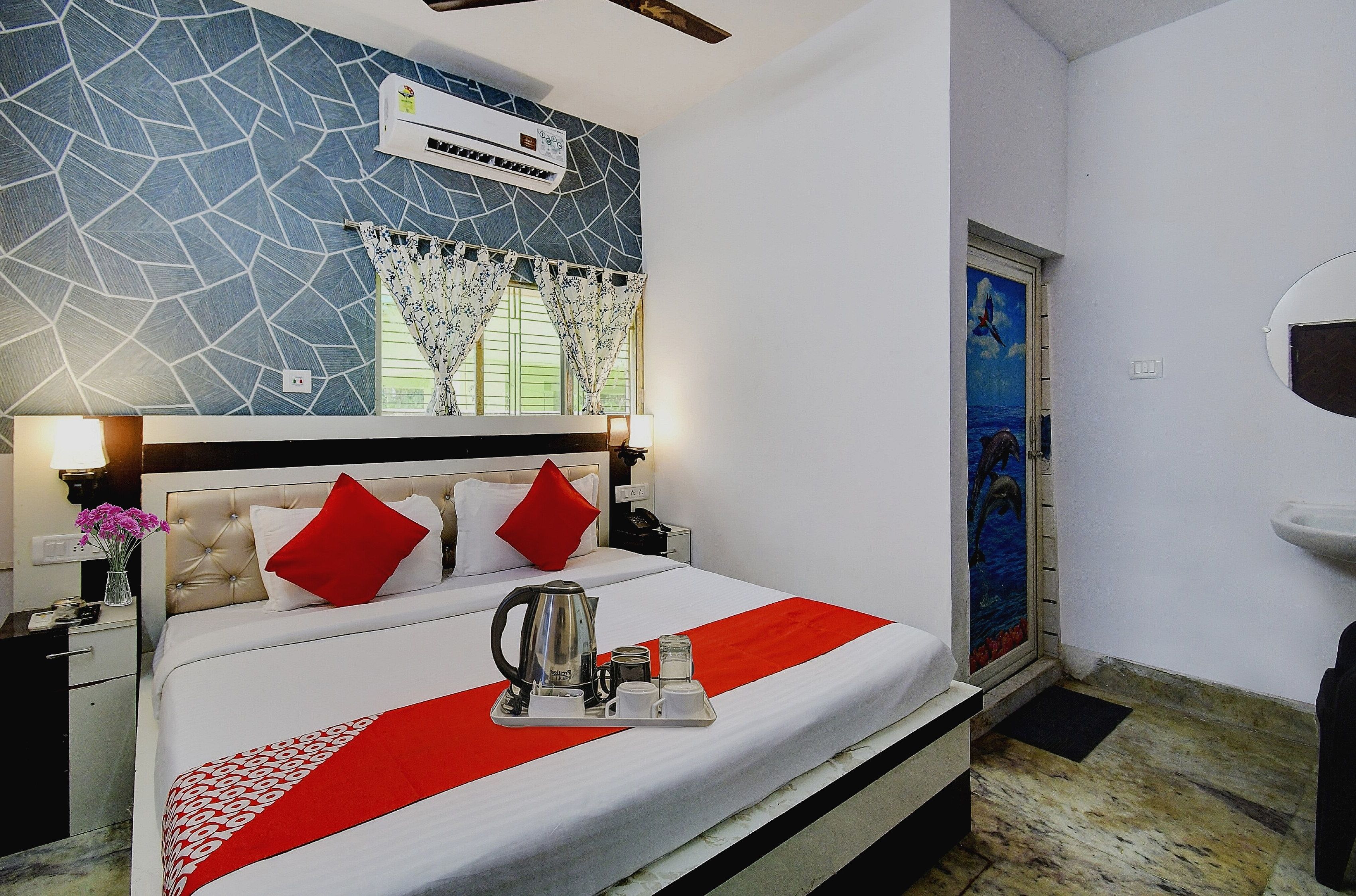 Hotel O The Nest Inn Near Acropolis Mall - Tap to explore photos