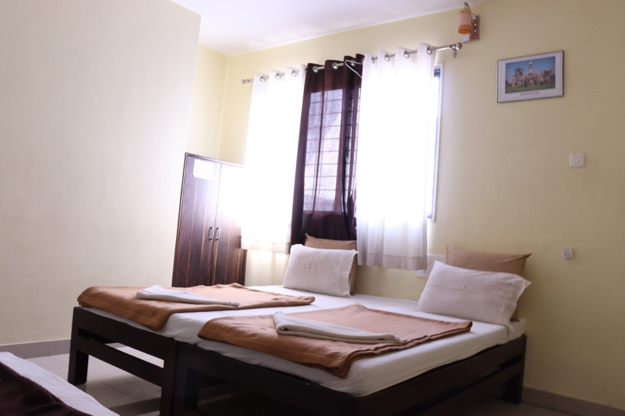 Hotel Govindpuram Lodging - Tap to explore photos