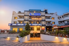 Via Yashraj Inn, Pune