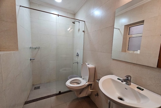 Kensington luxury 2bhk Siolim with pool N gym