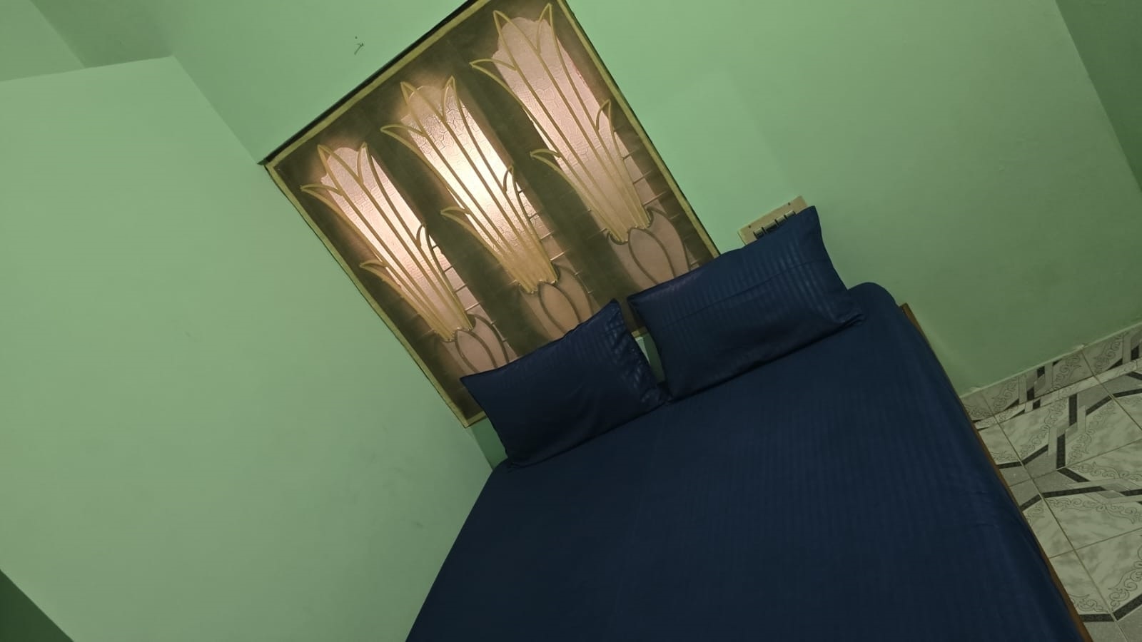 Auro Homestay - Tap to explore photos