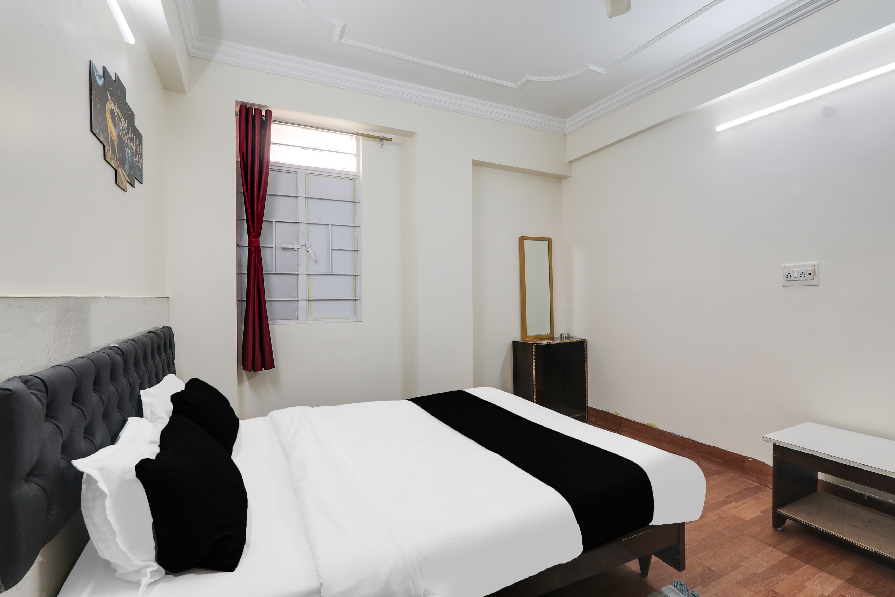 Super Hotel O Novelty Inn - Tap to explore photos