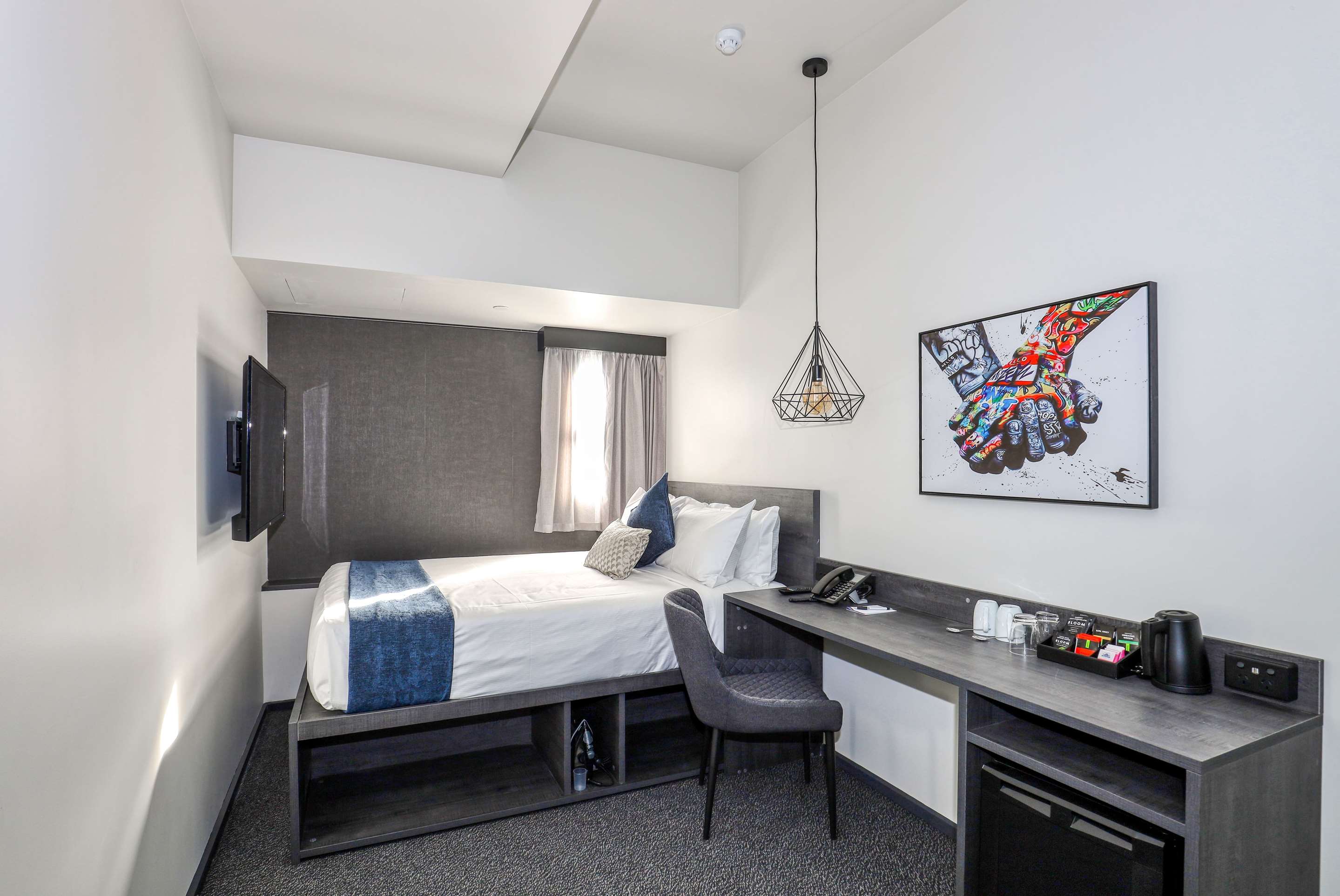 Microtel by Wyndham Wellington - Tap to explore photos