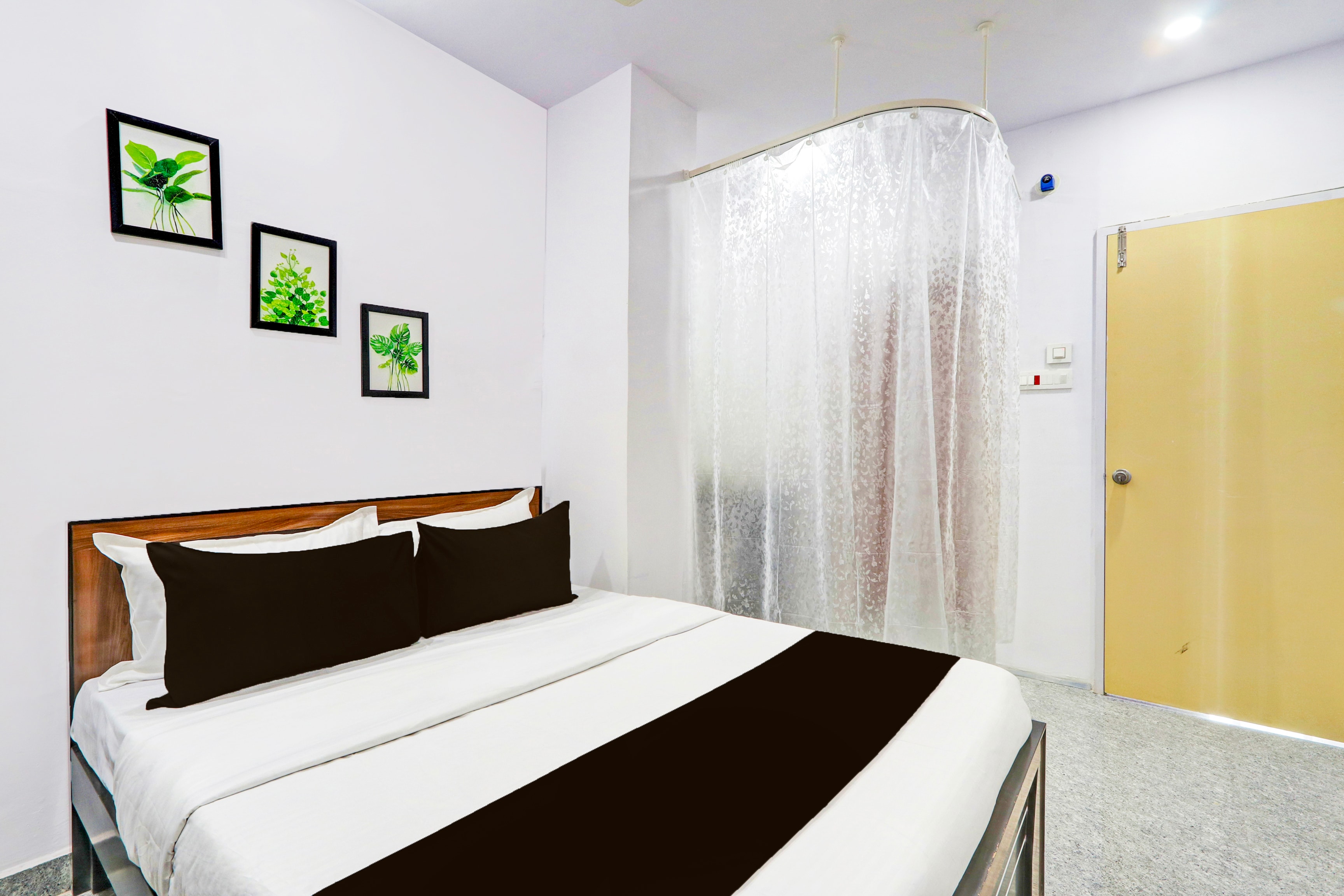 Hotel O Karmanghat Near TKR khaman - Tap to explore photos