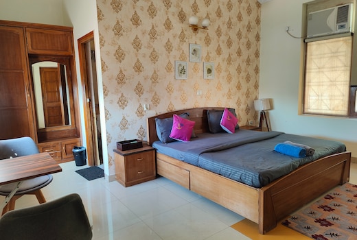 Luxury Cottage by Itvara