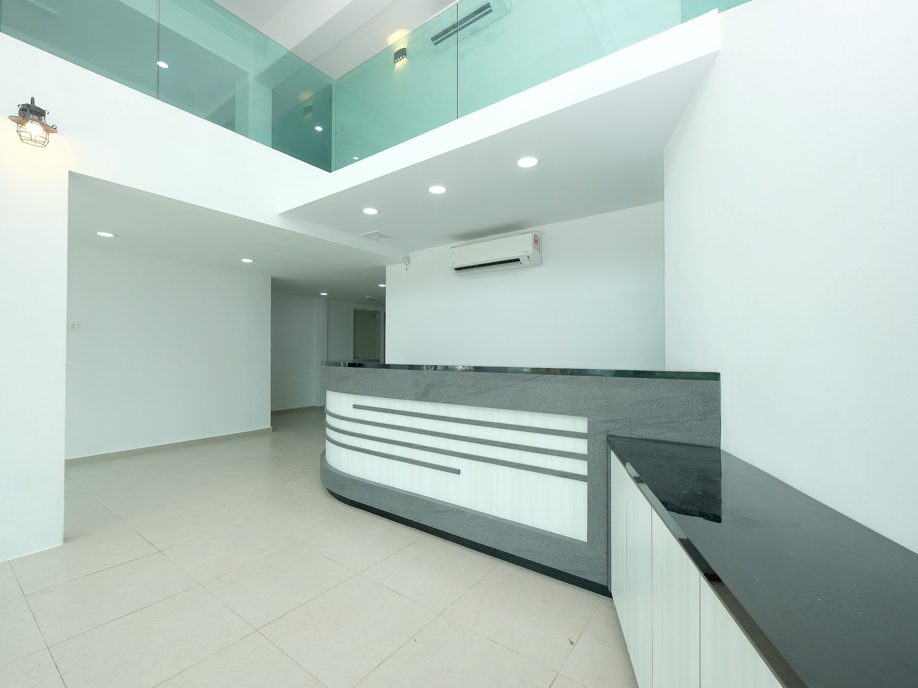 Oyo 44043 First Garden Hotel Deluxe Kuantan 1 4 Price Address Reviews