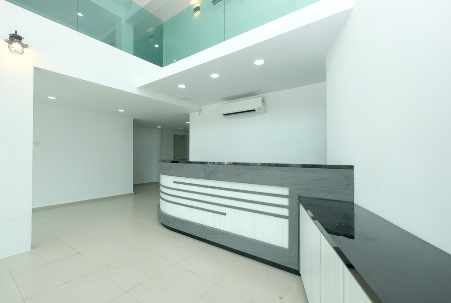 Oyo 44043 First Garden Hotel Deluxe Kuantan 1 4 Price Address Reviews