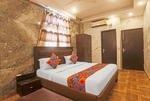 FabHotel Geras - Nehru Place Market