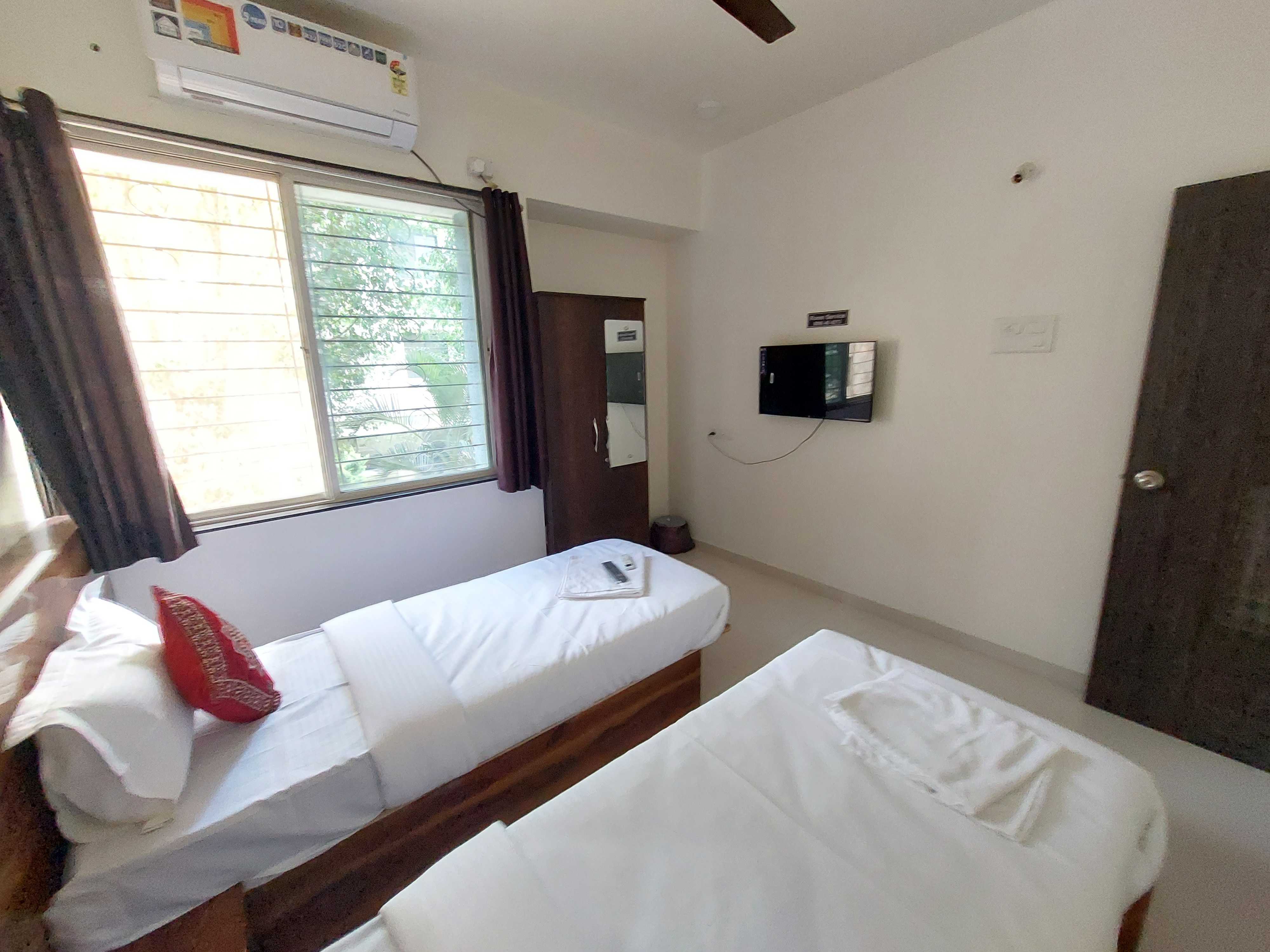 Hotel O Skylight Studio Rooms - Tap to explore photos