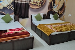 Golden City - 100 steps to Golden Temple, Amritsar