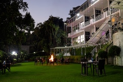 The Pine Oak Resort, Herakhan