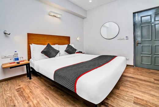 Super OYO TONWHOUSE 1274 PatrakarPuram
