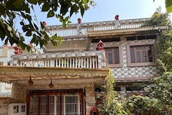 Parijaat Home Stay, Gandhinagar