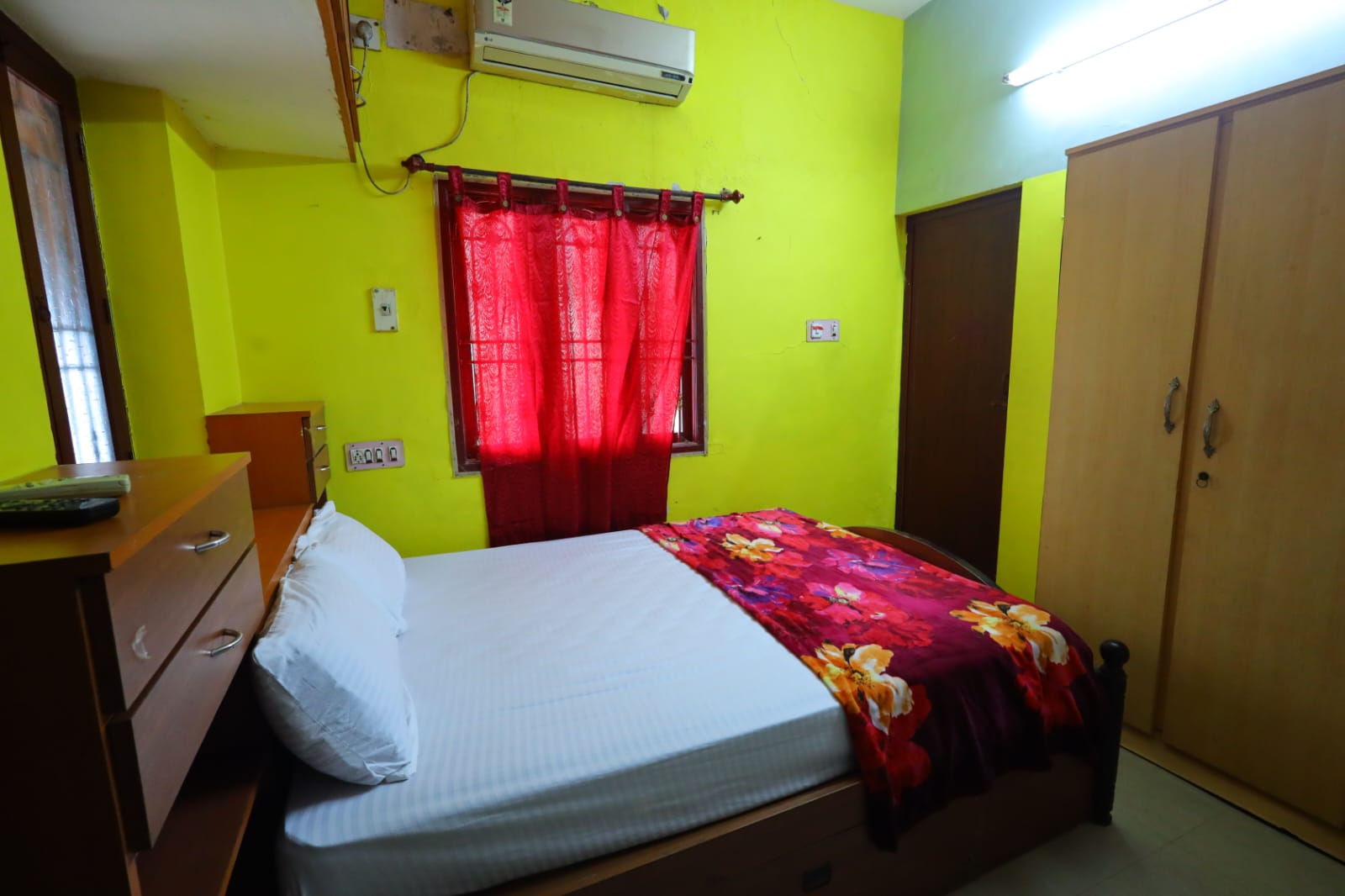 Joe Niwas villa  3bhk - Tap to explore photos