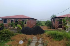 Swami Om Bhakt Niwas, Akkalkot