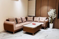 Trenzy Home Skywalk 2bhk Pool Near IGI Airport, Gurgaon