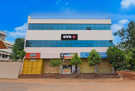Hotel O Sisupalgarh formerly Glamorous Inn