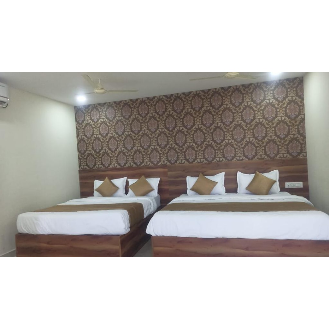 Hotel Siddhi Vinayak - Tap to explore photos