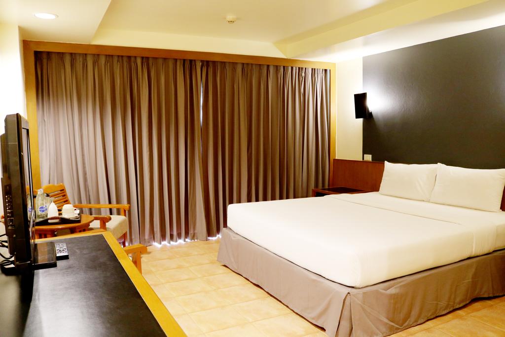 SUNSHINE HOTEL AND RESIDENCES, Pattaya Hotel Price, Address & Reviews